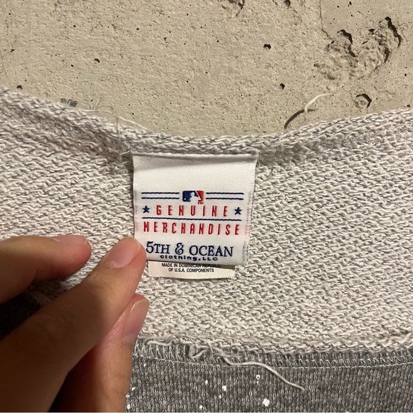 Chicago White Sox Hoodie Women’s Size Large L 5th & Ocean MLB Grey Off Shoulder - Picture 3 of 7